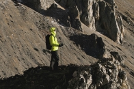 安踏冠军发布全新炬石系列