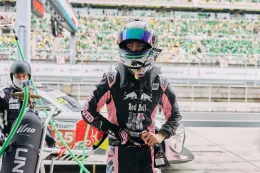 赛车手王一博获得上海 8 小时耐力赛 GT3 SA 组别冠军