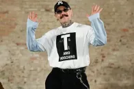 MOSCHINO 创意总监 Adrian Appiolaza 离任