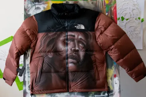 Awake NY 与 The North Face 正式发布 50 件手工度身订制 Nuptse 外套