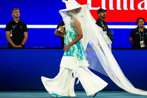 Naomi Osaka 以水母灵感 Nike × Robert Wun 战袍亮相 2026 澳网