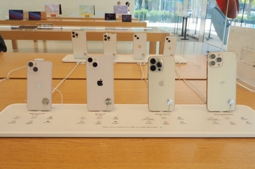 iPhone 14 系列保护壳曝光，确认仅剩两种屏幕尺寸， Pro 系列相机模组有新设计