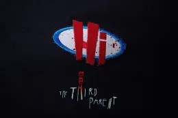 Crispin Glover 于《The Third Parent》前导预告中恐吓 Rob Lowe 一家