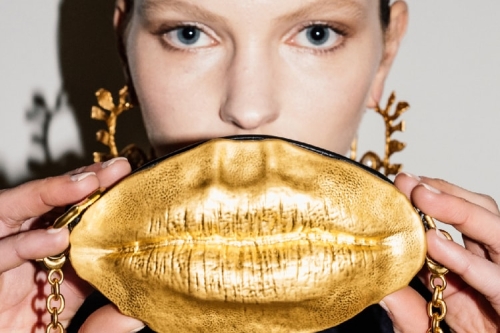 Schiaparelli 2025 秋冬成衣:优雅邂逅牛仔灵魂