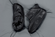 ISSEY MIYAKE 首度携手 Camper 推出全新联名系列鞋款「Peu Form」