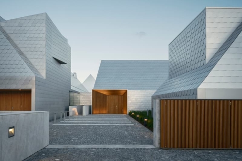 铝壳极简下的追忆：Šeduva「The Lost Shtetl Jewish Museum」的静谧光芒