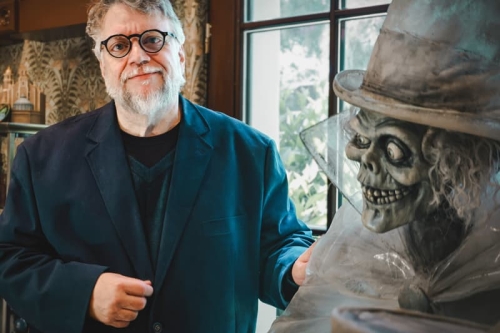 鬼才导演 Guillermo del Toro 出清私人「珍奇柜」