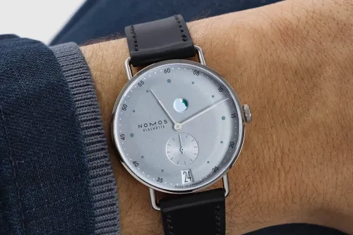 NOMOS 推出两款全新 Metro「Ice Blue」腕表