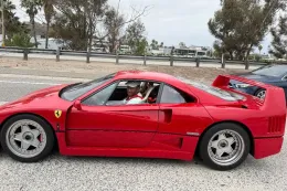公路上的最后纯种赛车：Ferrari F40 如何成为时尚与赛车界的终极地位象征