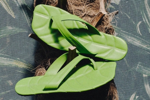 JW Anderson「Leaf Slides」凉鞋，坐镇 2026 夏日新品系列主角