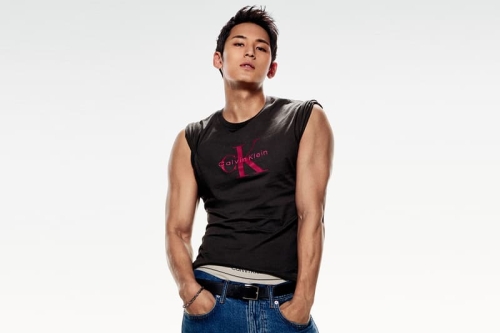 SEVENTEEN 成员 MINGYU 率先演绎 Calvin Klein 2025 秋季丹宁系列