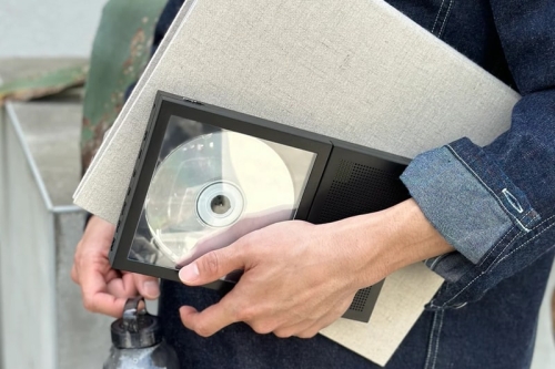 KM5 CP2 便携式 CD 播放机登场