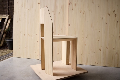Max Lamb 全新「Min Chair」:一张椅,物料用到尽