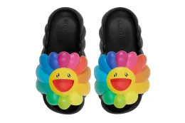 Takashi Murakami Ohana Hatake Full-Bloom Slipper 推出「Rainbow」配色鞋款