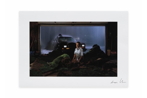 Gregory Crewdson 以全新《Dream House》版画，揭开美国郊区阴郁暗面