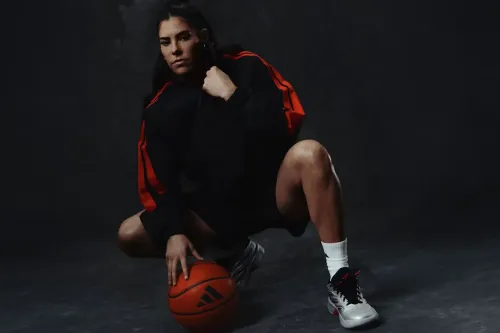 WNBA 超级球星 Kelsey Plum 正式加盟 adidas Basketball