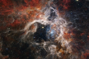 NASA 公开詹姆斯韦伯太空望远镜拍摄「蜘蛛星云」图像