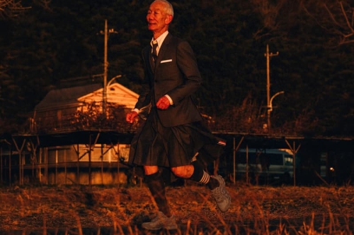 Thom Browne 携手 ASICS 以《The Working Hour》Zine 定格「Life in Motion」