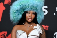 Summer Walker 最新专辑《Finally Over It》强势空降第 2 位