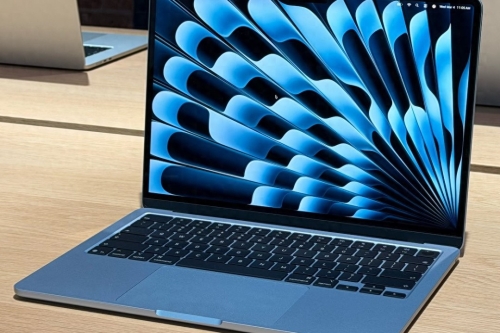 OLED 版 MacBook Air 或将推迟至 2029 年发售