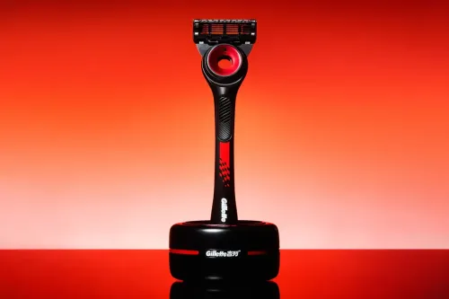 吉列 Gillette 联合 Audi Revolut F1® Team 推出全港限定联乘剃须套装