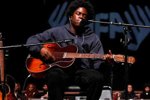 Daniel Caesar 宣布展开 30 场《Son of Spergy》全球大型场馆巡回演唱会