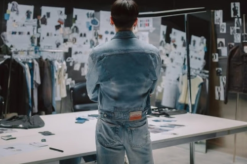BTS Jung Kook 与 Calvin Klein 首个联名系列即将登场