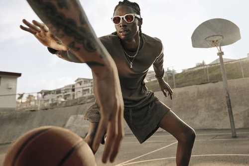 Meta × Oakley 率先揭晓「Performance AI」智能眼镜 Oakley Meta HSTN