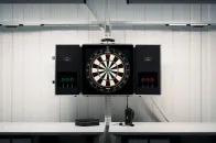RIMOWA 联手 Winmau 推出限量铝制飞镖箱