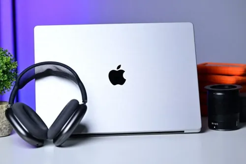 传苹果 OLED 屏 MacBook 或搭载 M5 Ultra 芯片，但实际落地可能性存疑