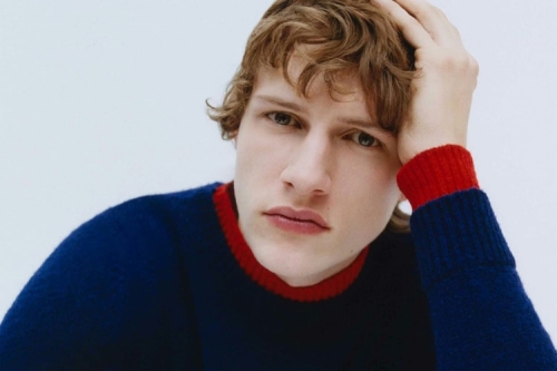 Jil Sander 释出 Simone Bellotti 首个 2026 春夏形象企划