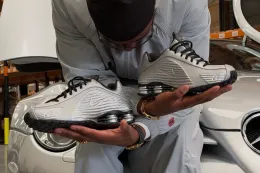 Corteiz 率先展示即将推出的 Nike Shox R419「Metallic Silver」鞋款