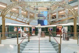 Louis Vuitton 于香港 LANDMARK 打造火车主题期间限定店