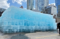 Drake《ICEMAN》发行日藏在多伦多巨型冰雕底部