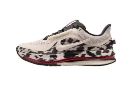 Nike 推出勇闯野牛纹的 Pegasus Premium「Cow Print」小马毛新配色鞋款