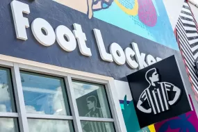 Foot Locker 宣布将关闭 400 多间商场门市并聚焦开设全新概念店