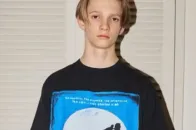 Buffer 带你穿越回 1982：三款 T-Shirt 各自重塑经典《E.T.》名场面