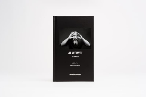 艾未未亲临纽约 Strand Book Store 首发《Ai Weiwei Handbook》
