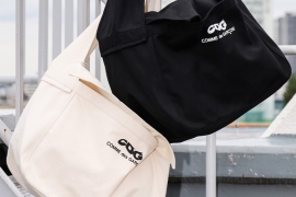 CDG 以 12oz 帆布复刻 COMME des GARÇONS HOMME PLUS 2000 年代邮差袋