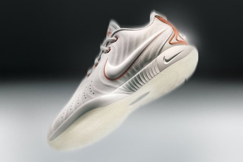 勒布朗·詹姆斯 LeBron James 最新世代战靴 Nike LeBron 21 正式登场