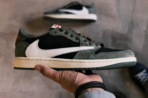 消息称 Travis Scott × Air Jordan 1 Low OG 最新联名配色「Black Olive」鞋款取消发售