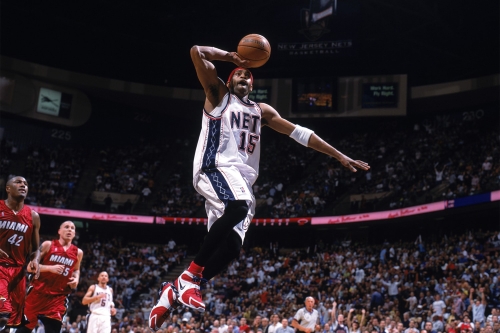 Brooklyn Nets 正式宣布退休 Vince Carter 15 号球衣