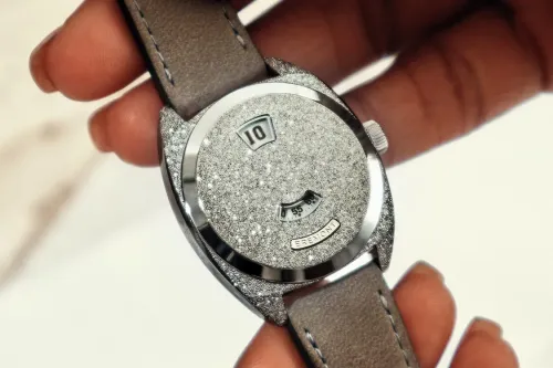 Bremont Terra Nova 跳时腕表推出精巧 35mm 表壳尺寸