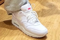 率先预览 Supreme × Nike Air Max 1 ‘87「White」最新联名配色鞋款