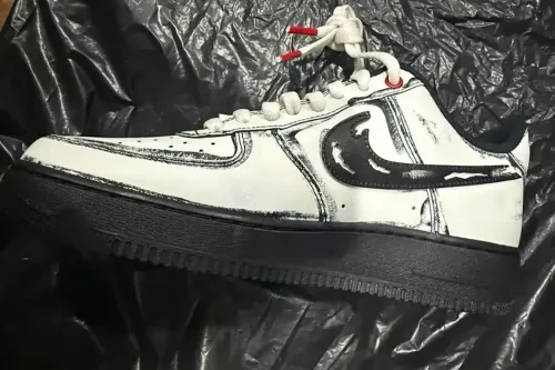 Nike Air Force 1 Low「Ghostface」鞋款万圣节 2026 惊悚登场