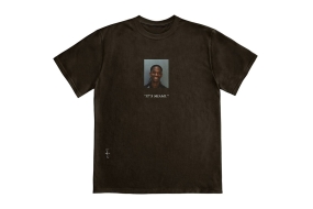 恶趣味！Travis Scott 将自己的拘捕照做成 T-Shirt 贩售