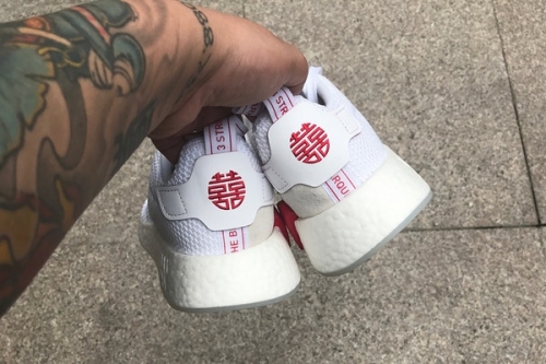 adidas Originals NMD R2 全新「囍」配色鞋款更多细节释出