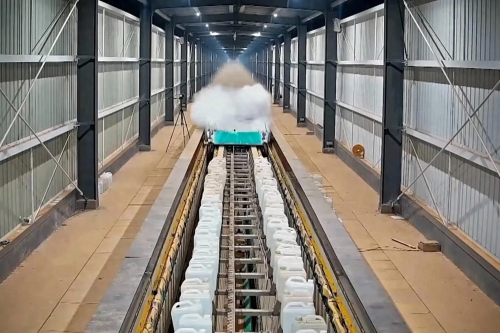 中国超导磁浮测试创纪录：1 吨载具 2 秒内飙至 700 公里/时