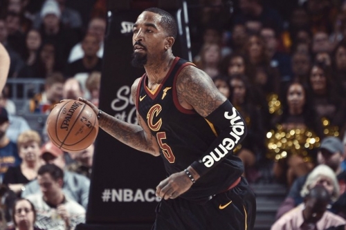 挑战联盟？J.R. Smith 着用 Supreme 护臂亮相 NBA 赛场