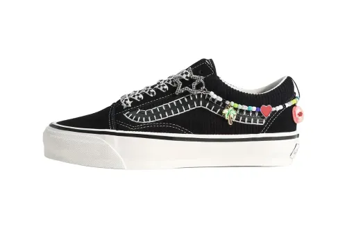 Vans 携手 Cocona Hiraki 回归,推出趣味十足的 Premium Old Skool「Black」配色鞋款